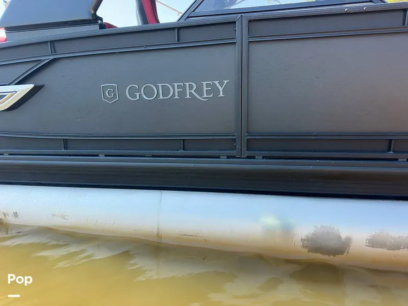 Slide: The Image of Godfrey AquaPatio 255 SBW 2025 - 15824845