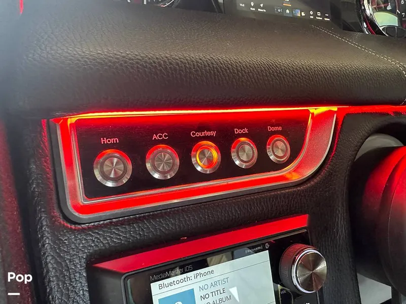 Slide: The Image of Godfrey AquaPatio 255 SBW 2025 - 15824722