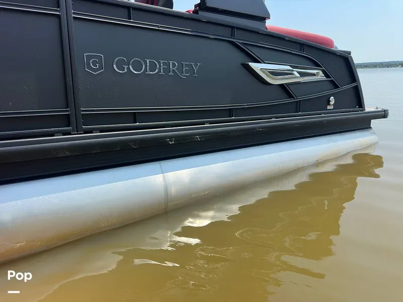 Slide: The Image of Godfrey AquaPatio 255 SBW 2025 - 15824859