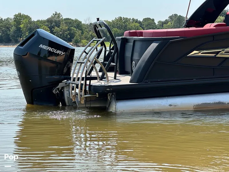 Slide: The Image of Godfrey AquaPatio 255 SBW 2025 - 15824865