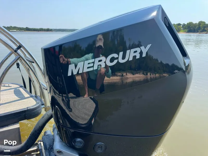 Slide: The Image of Godfrey AquaPatio 255 SBW 2025 - 15824869