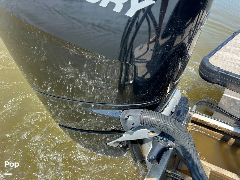 Slide: The Image of Godfrey AquaPatio 255 SBW 2025 - 15824873