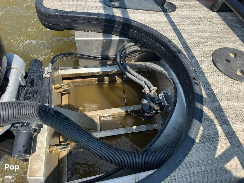 Slide: The Image of Godfrey AquaPatio 255 SBW 2025 - 15824874