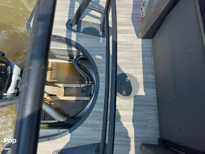 Slide: The Image of Godfrey AquaPatio 255 SBW 2025 - 15824876