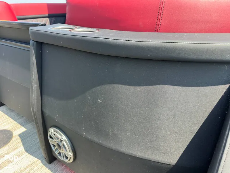 Slide: The Image of Godfrey AquaPatio 255 SBW 2025 - 15824878