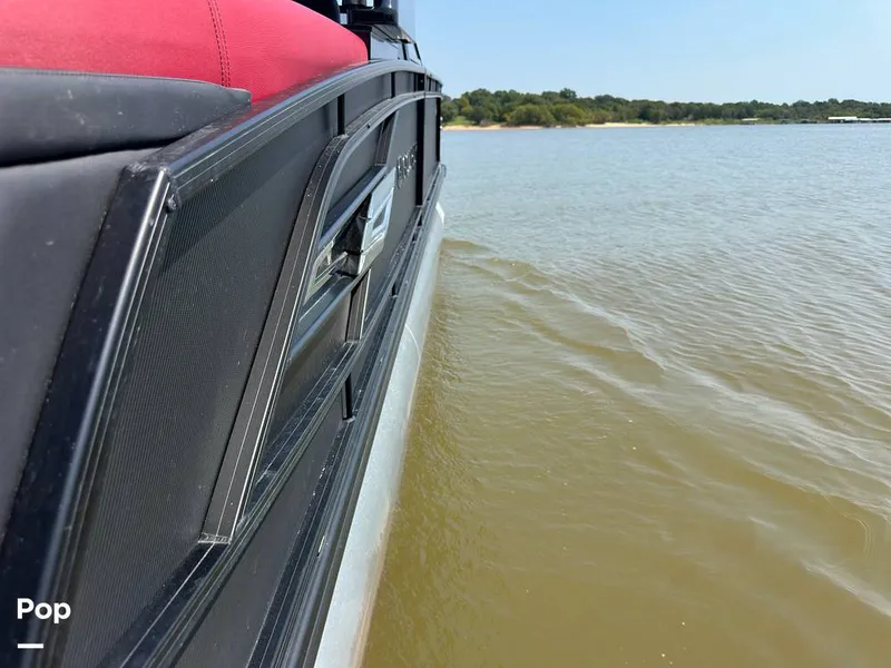 Slide: The Image of Godfrey AquaPatio 255 SBW 2025 - 15824879