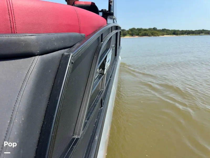 Slide: The Image of Godfrey AquaPatio 255 SBW 2025 - 15824880