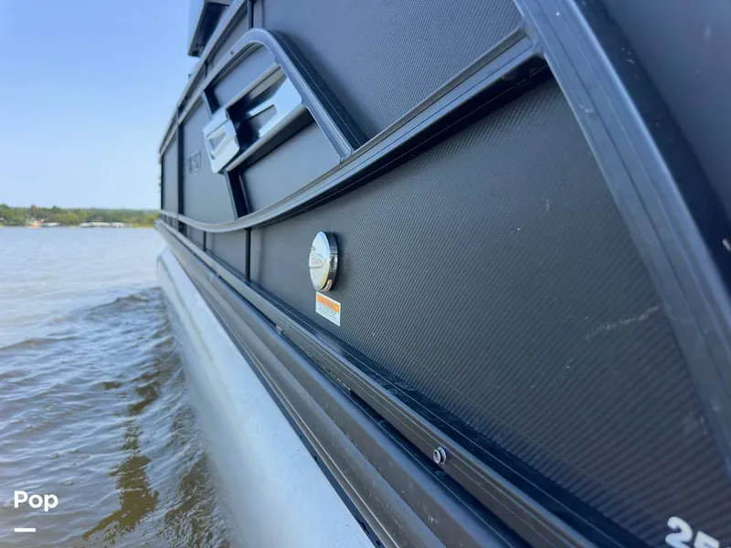 Slide: The Image of Godfrey AquaPatio 255 SBW 2025 - 15824883