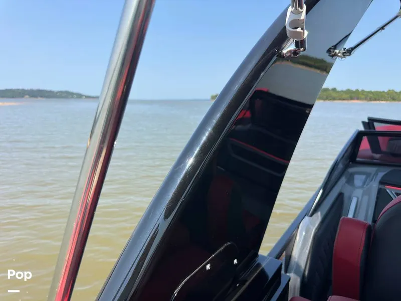 Slide: The Image of Godfrey AquaPatio 255 SBW 2025 - 15824887