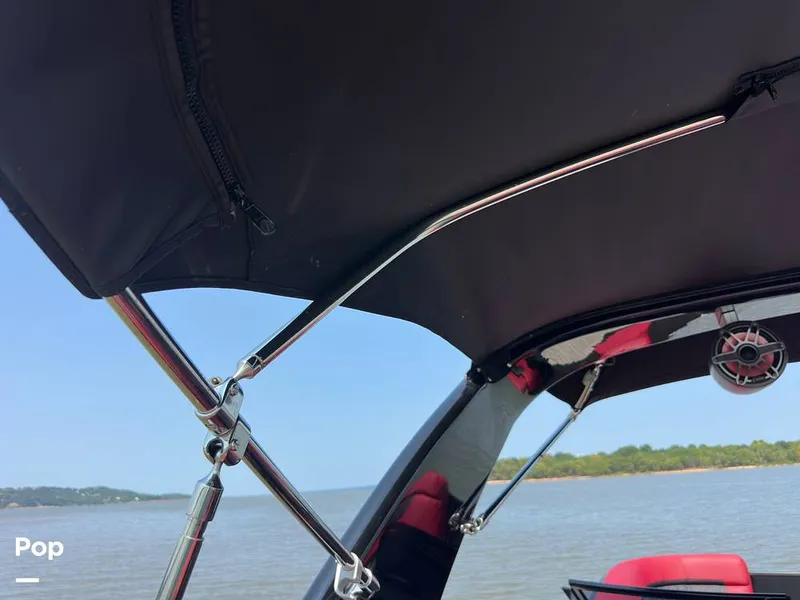 Slide: The Image of Godfrey AquaPatio 255 SBW 2025 - 15824889