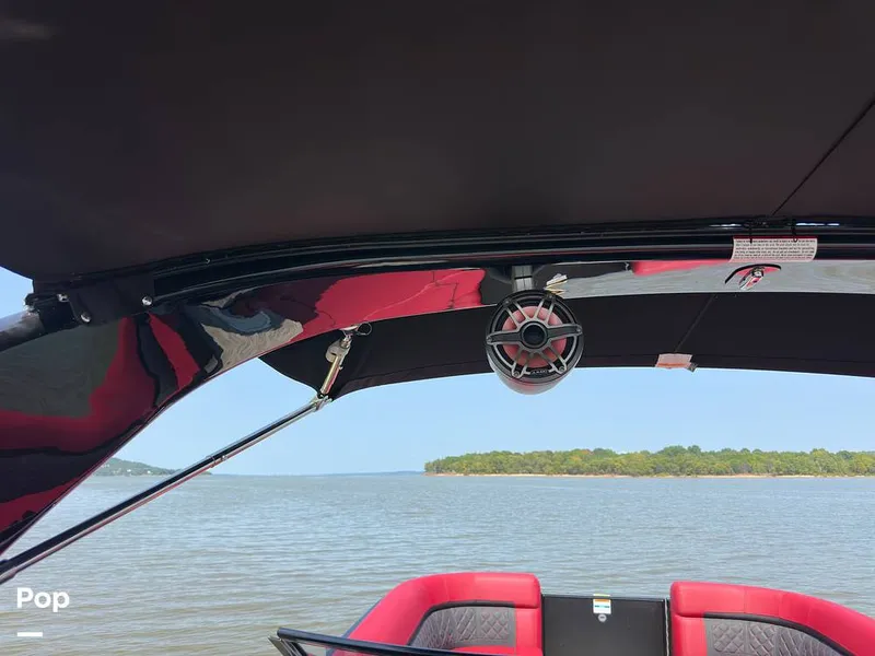 Slide: The Image of Godfrey AquaPatio 255 SBW 2025 - 15824895