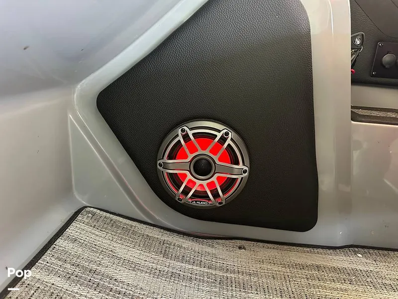 Slide: The Image of Godfrey AquaPatio 255 SBW 2025 - 15824727