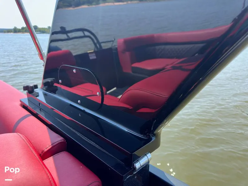 Slide: The Image of Godfrey AquaPatio 255 SBW 2025 - 15824906