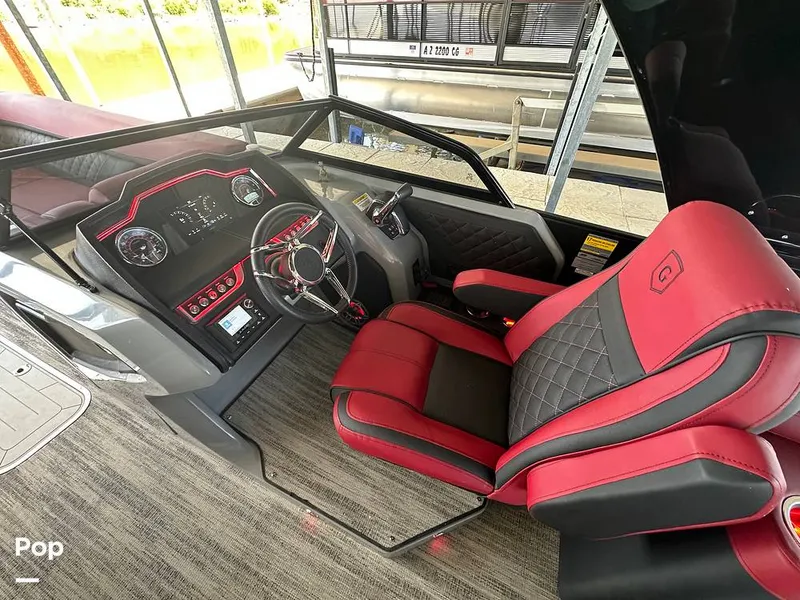 Slide: The Image of Godfrey AquaPatio 255 SBW 2025 - 15824715