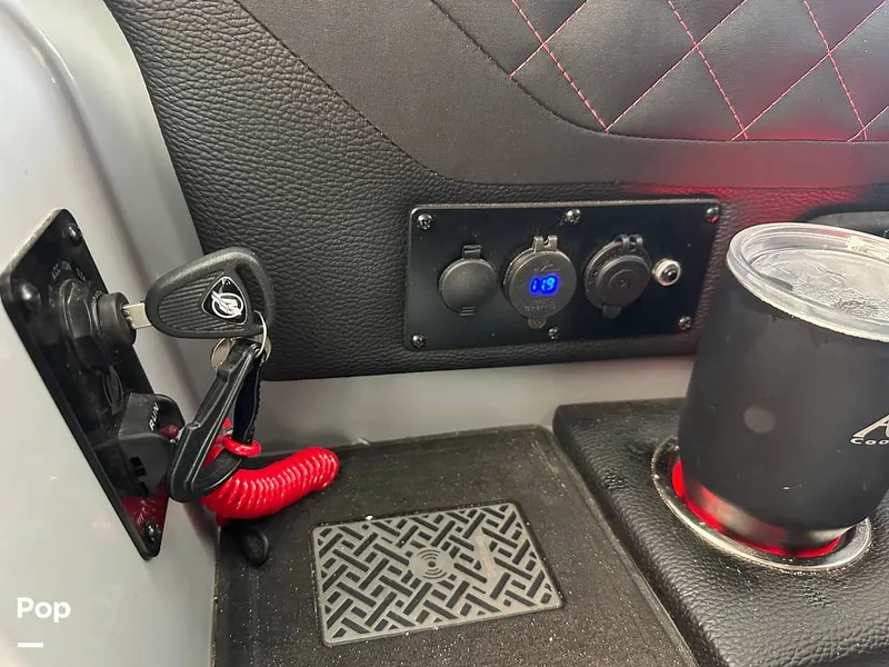 Slide: The Image of Godfrey AquaPatio 255 SBW 2025 - 15824729