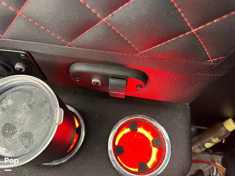 Slide: The Image of Godfrey AquaPatio 255 SBW 2025 - 15824730