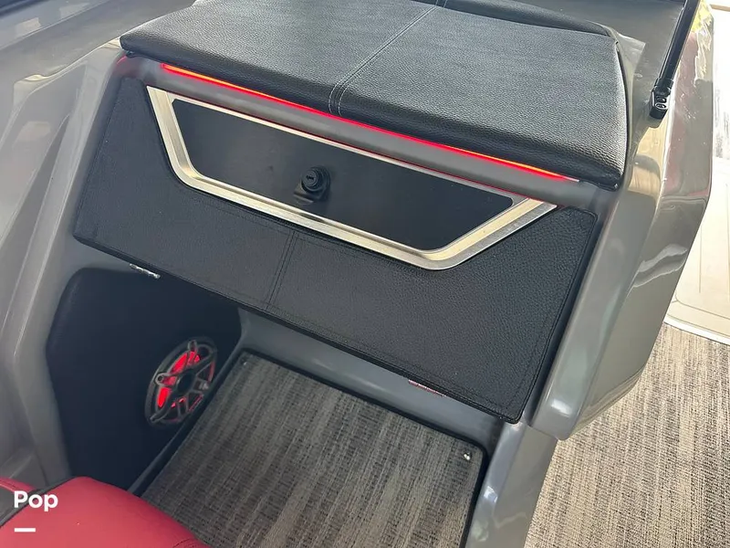 Slide: The Image of Godfrey AquaPatio 255 SBW 2025 - 15824736