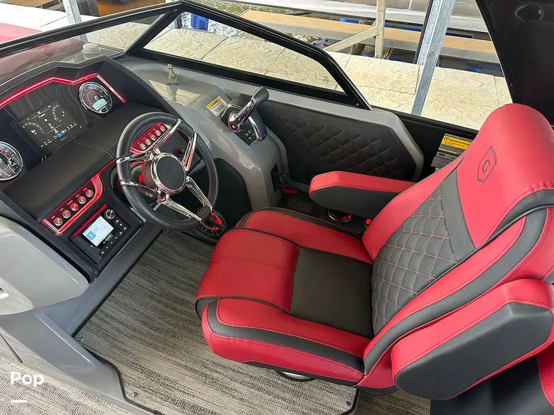 Slide: The Image of Godfrey AquaPatio 255 SBW 2025 - 15824750