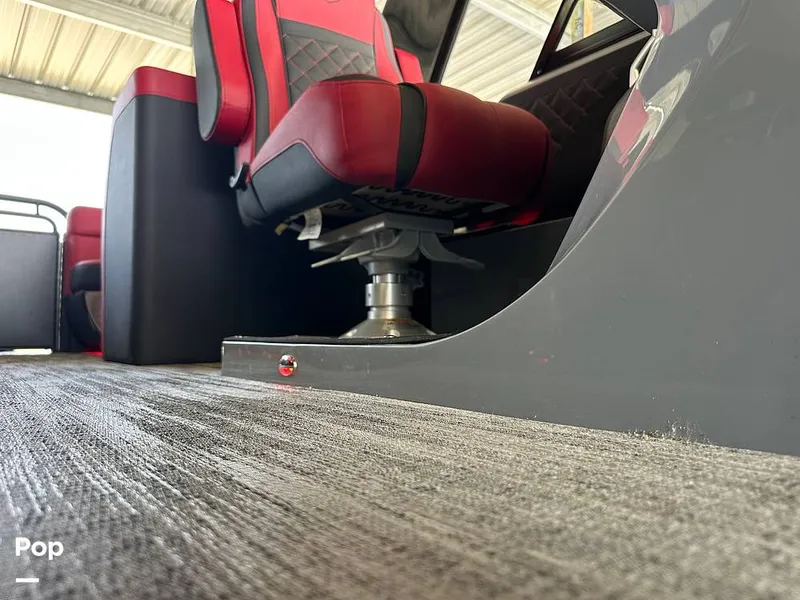 Slide: The Image of Godfrey AquaPatio 255 SBW 2025 - 15824759