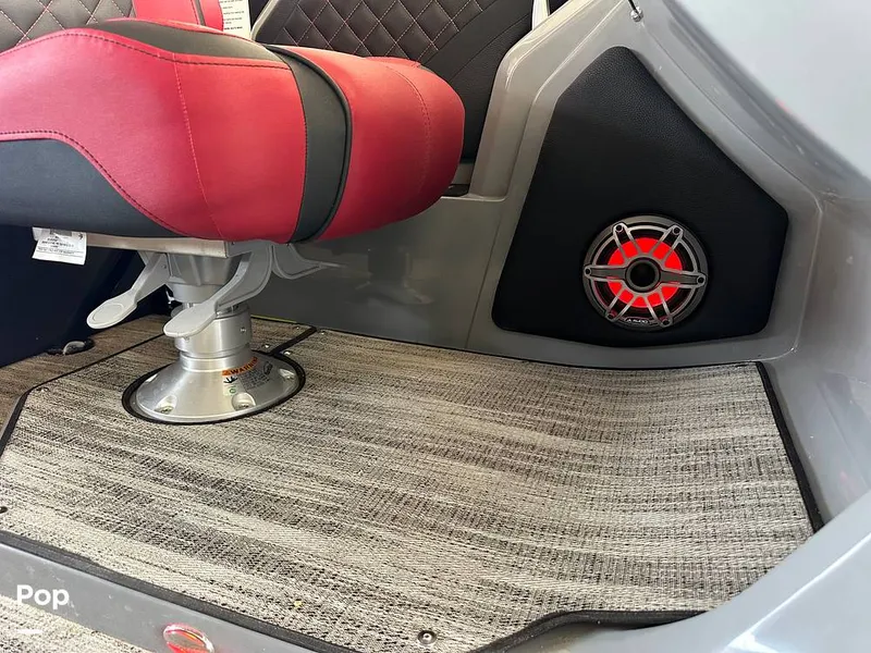 Slide: The Image of Godfrey AquaPatio 255 SBW 2025 - 15824762