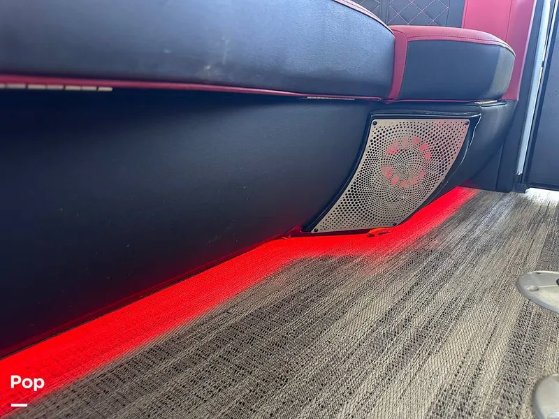 Slide: The Image of Godfrey AquaPatio 255 SBW 2025 - 15824763