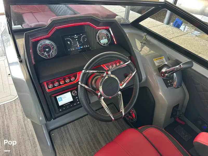 Slide: The Image of Godfrey AquaPatio 255 SBW 2025 - 15824716