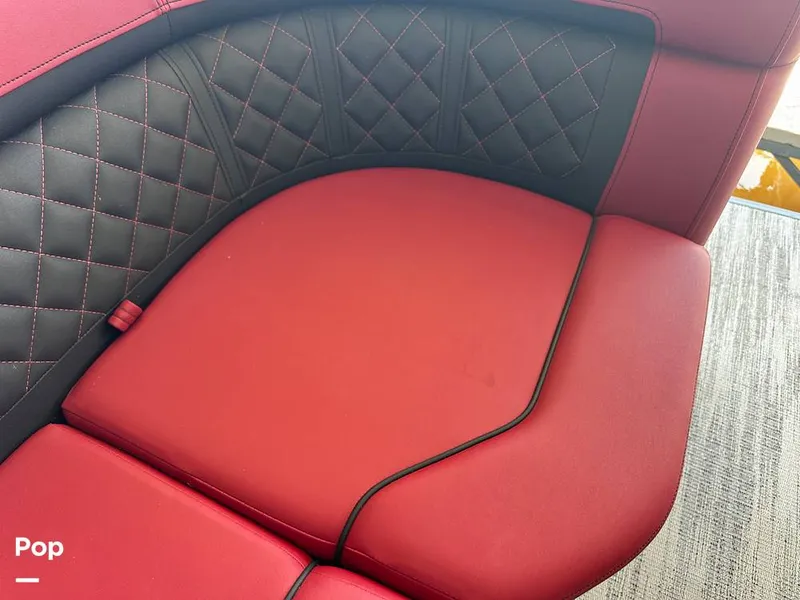 Slide: The Image of Godfrey AquaPatio 255 SBW 2025 - 15824789