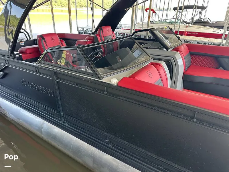 Slide: The Image of Godfrey AquaPatio 255 SBW 2025 - 15824800