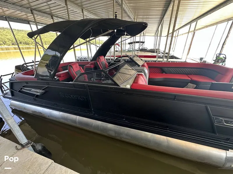 Slide: The Image of Godfrey AquaPatio 255 SBW 2025 - 15824802