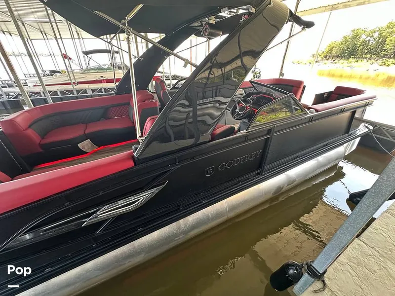 Slide: The Image of Godfrey AquaPatio 255 SBW 2025 - 15824804