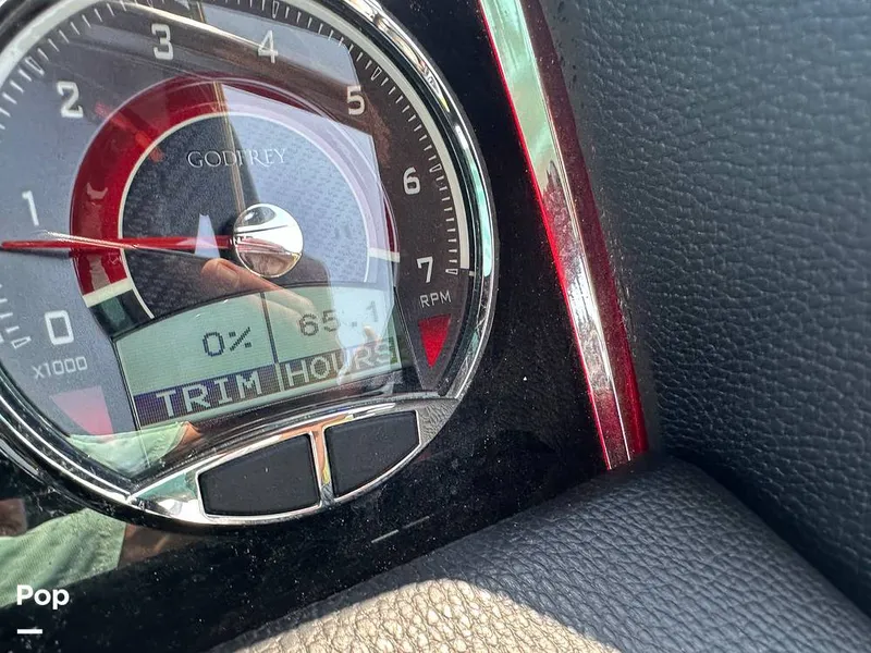 Slide: The Image of Godfrey AquaPatio 255 SBW 2025 - 15824808