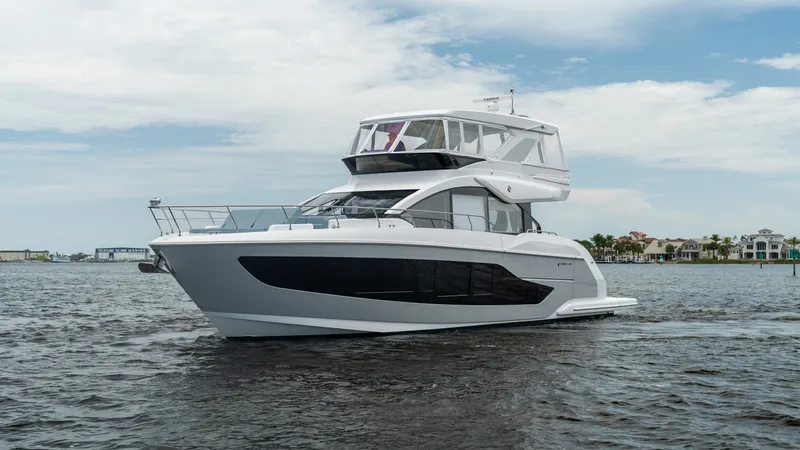 The Image of Cruisers 57 FLY 2026 - 1