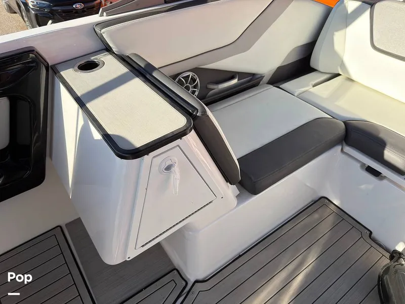 Slide: The Image of Yamaha 252SE 2021 - 16218328