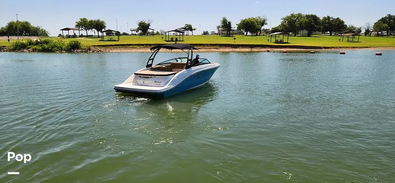 Slide: The Image of Sea Ray 230 SPX 2023 - 15735823