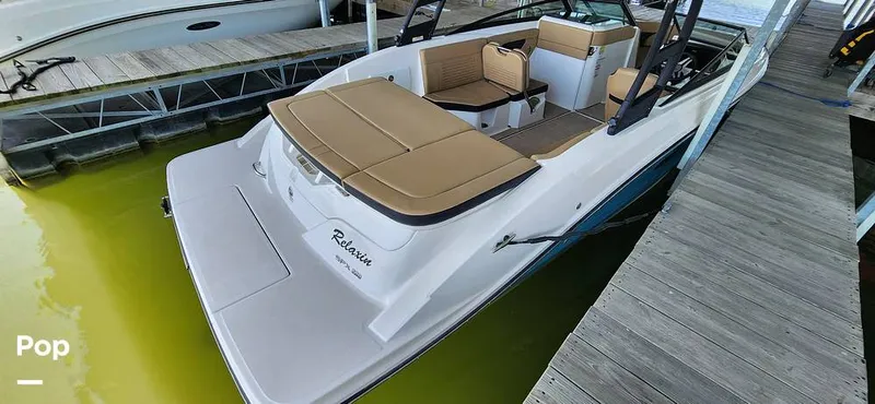 Slide: The Image of Sea Ray 230 SPX 2023 - 15735838