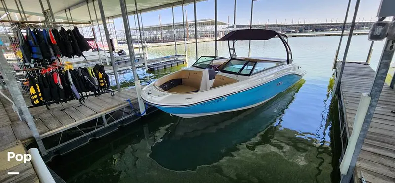 Slide: The Image of Sea Ray 230 SPX 2023 - 15735840