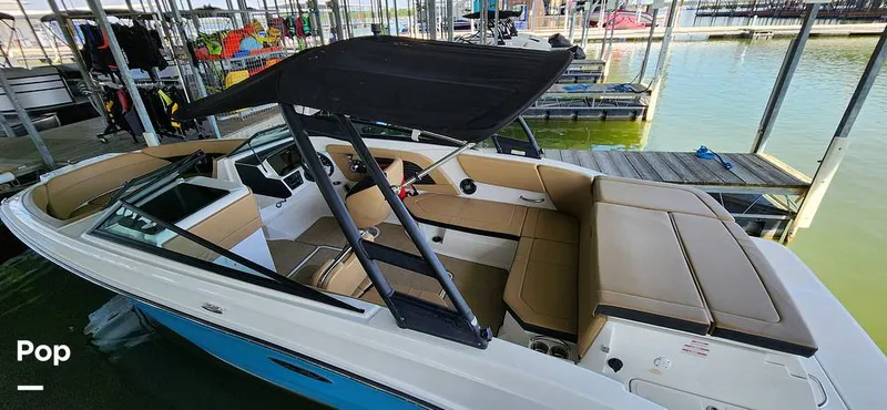 Slide: The Image of Sea Ray 230 SPX 2023 - 15735845