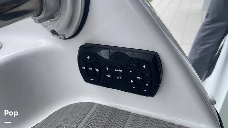 Slide: The Image of Stereo Remote - 15797883