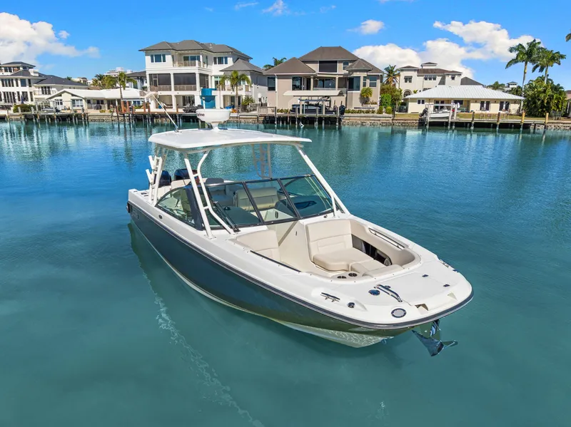 Slide: The Image of Boston Whaler 270 VANTAGE 2015 - 17