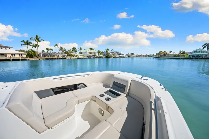 Slide: The Image of Boston Whaler 270 VANTAGE 2015 - 26