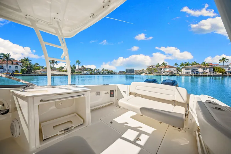 Slide: The Image of Boston Whaler 270 VANTAGE 2015 - 29