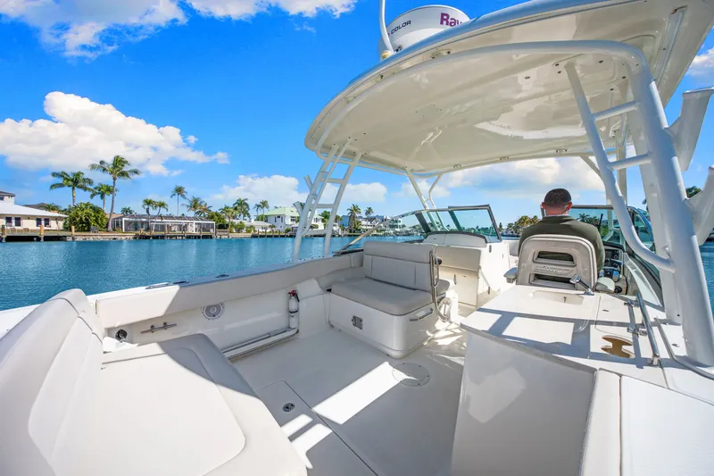 Slide: The Image of Boston Whaler 270 VANTAGE 2015 - 30