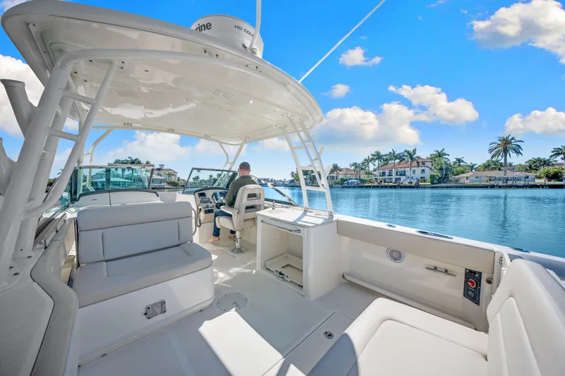 Slide: The Image of Boston Whaler 270 VANTAGE 2015 - 31