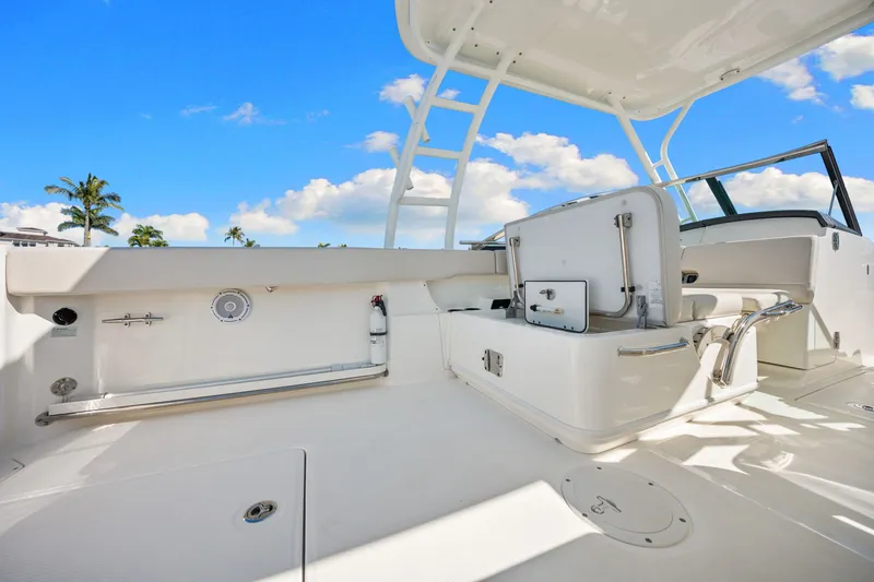 Slide: The Image of Boston Whaler 270 VANTAGE 2015 - 44