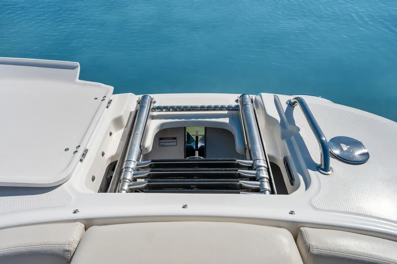 Slide: The Image of Boston Whaler 270 VANTAGE 2015 - 46