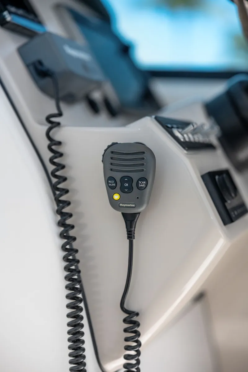 Slide: The Image of Boston Whaler 270 VANTAGE 2015 - 48