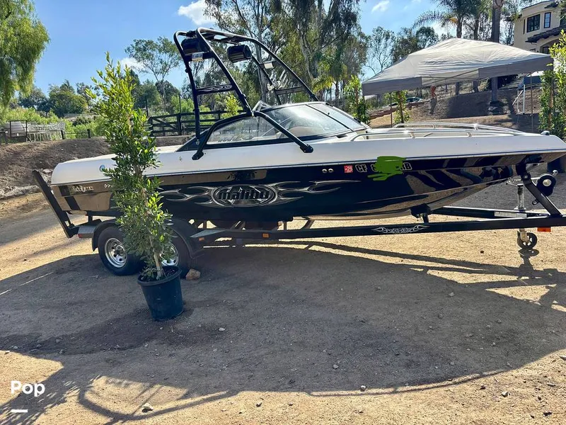 Slide: The Image of Malibu 21 Wakesetter VLX 2004 - 16028677