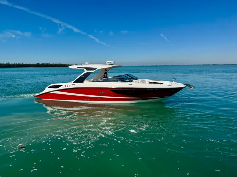 Slide: The Image of Sea Ray 350 SLX 2021 - 2