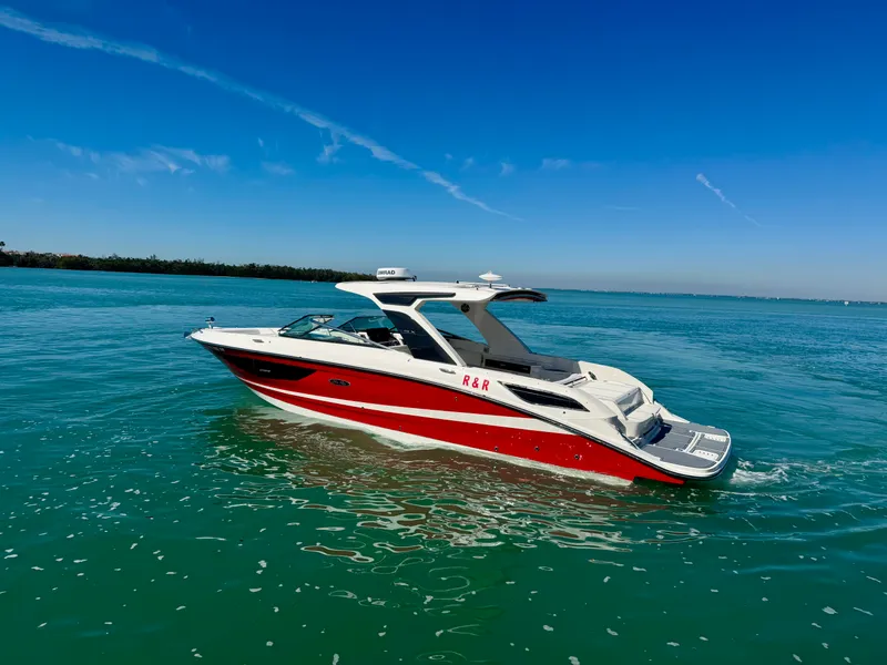 Slide: The Image of Sea Ray 350 SLX 2021 - 24