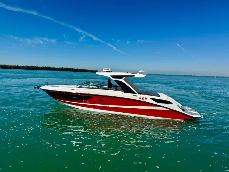 Slide: The Image of Sea Ray 350 SLX 2021 - 27